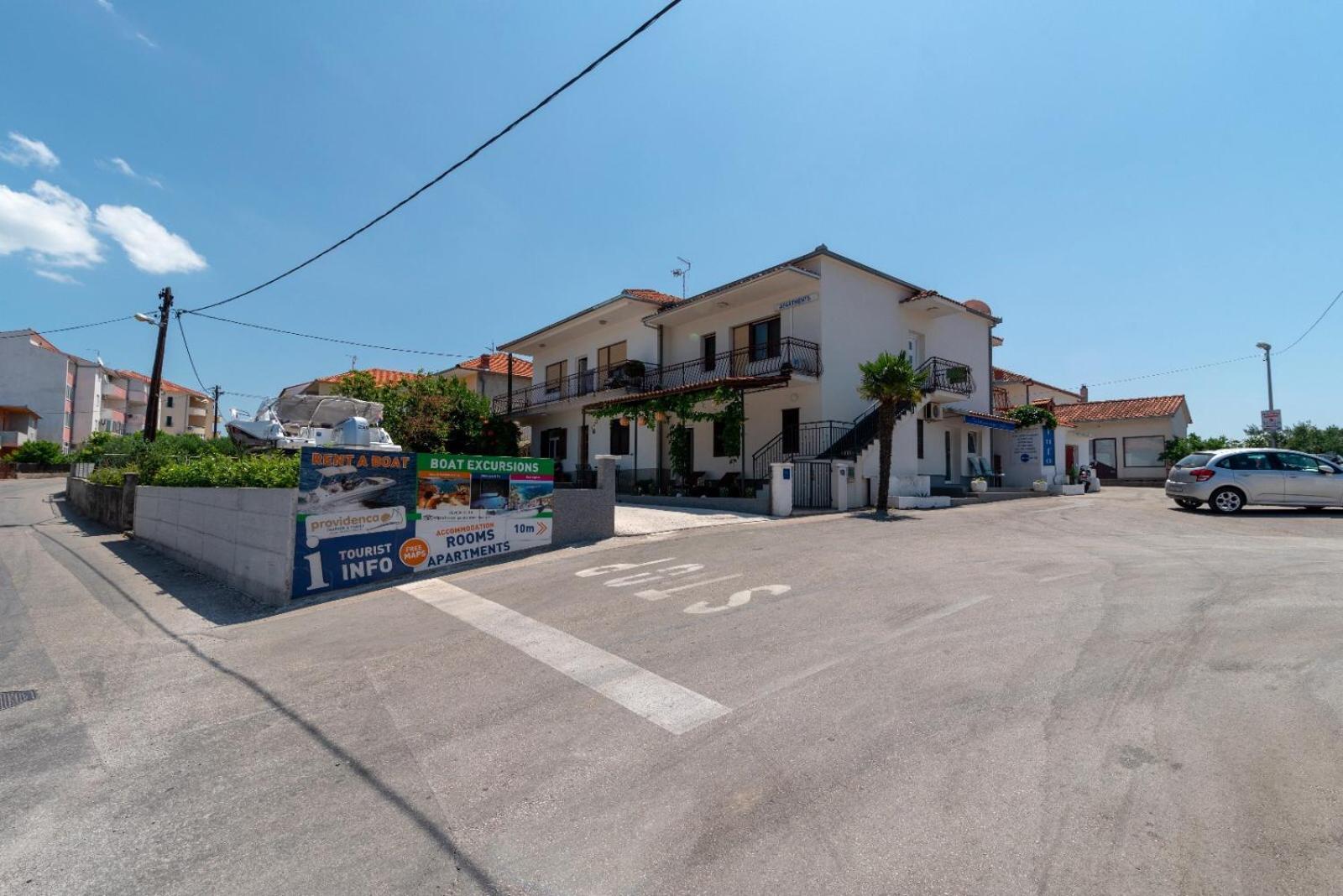 Apartman Karmen Trogir Exteriör bild