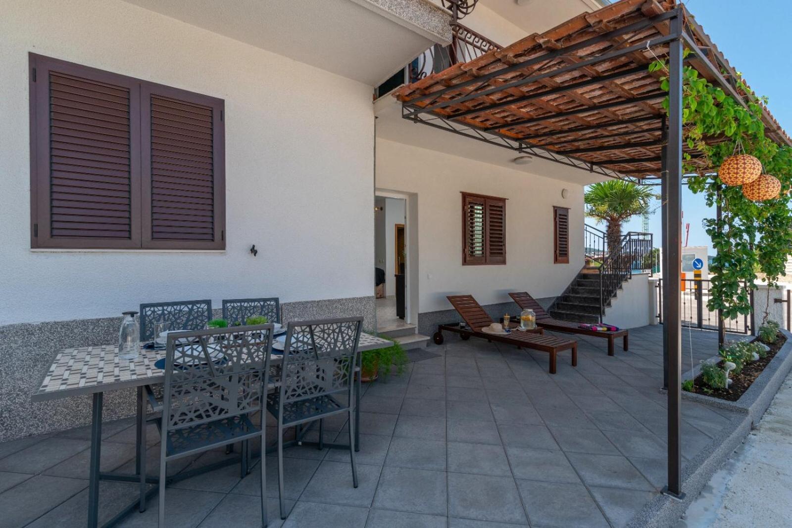 Apartman Karmen Trogir Exteriör bild